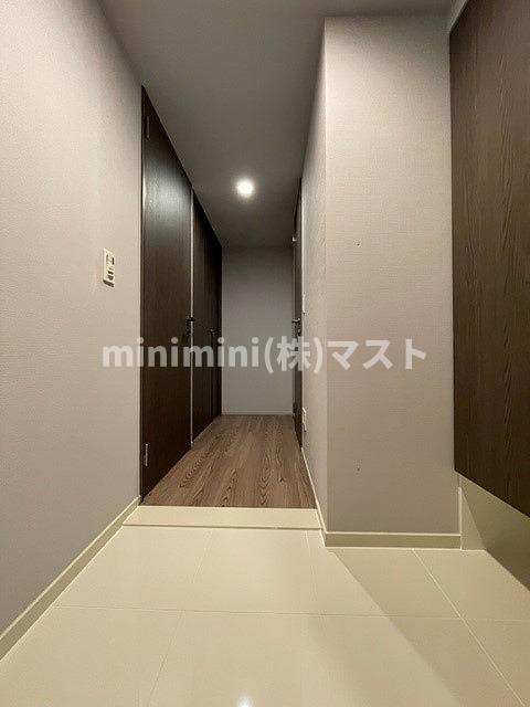 ローレルタワー堺筋本町の玄関