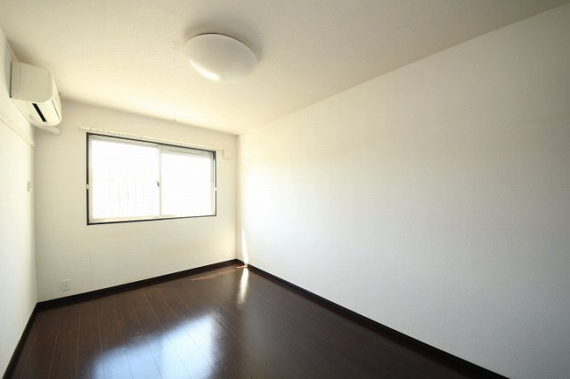 リバレイン（ペット飼育可）の寝室|落ち着いて過ごせるお部屋なので、寝室にいかがでしょうか