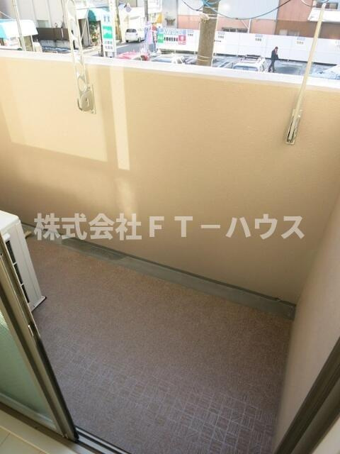 クレシェンテ梅月のバルコニー