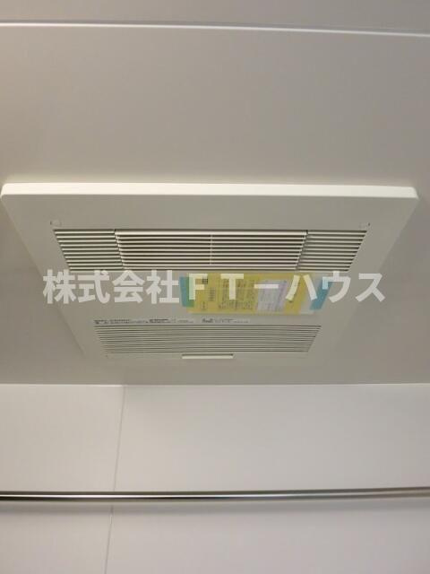 クレシェンテ梅月の浴室