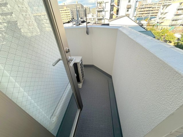 アドバンス新大阪Ⅳのバルコニー