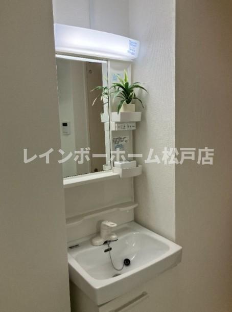 丘の上のフルールの独立洗面台