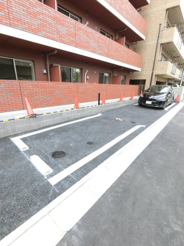 アーバンシャトー千葉中央の駐車場