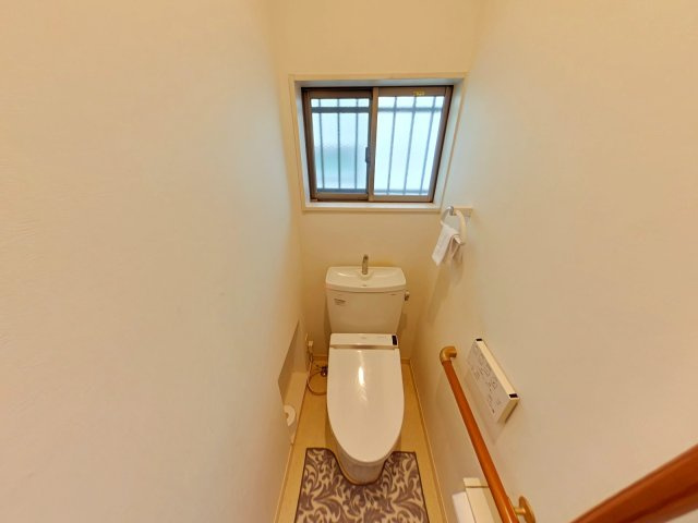 岡山市東区益野町戸建のトイレ