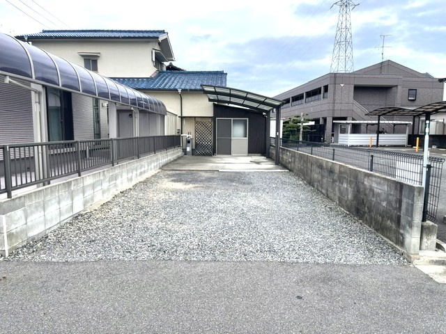 岡山市東区益野町戸建の駐車場