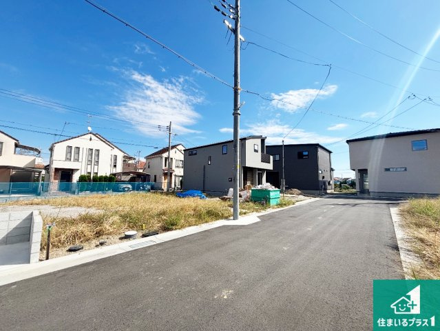 宝塚市山本野里　第1期　新築一戸建ての前面道路含む現地写真|周辺は落ち着いた街並みの住宅地！子育てがしやすい住環境です！まだ未完成ですが、現地でしかわからない事もございます。是非一度ご覧ください。