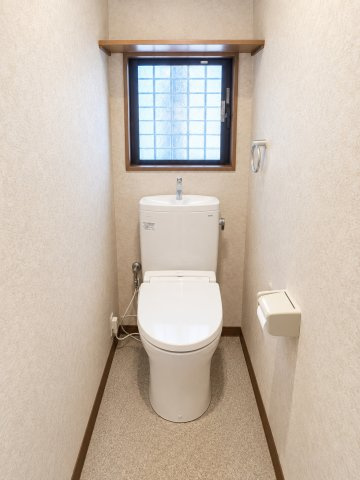 高石市千代田6丁目戸建のトイレ