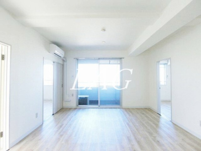 【居間・リビング】 | 成加パラシオン | 洋室のお部屋です。