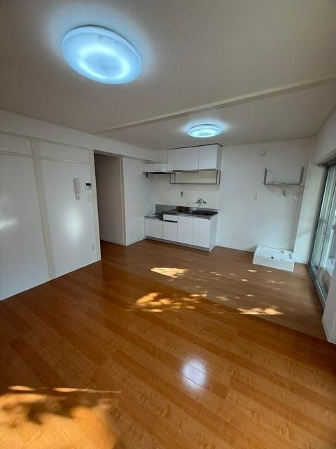 梅里マンションの居間・リビング
