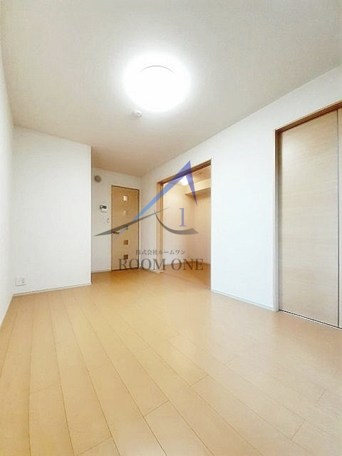 レフィナードソメイＢ棟の居間・リビング|洋室のお部屋です。