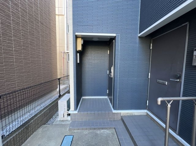 レオネクストシーズ立花のエントランス