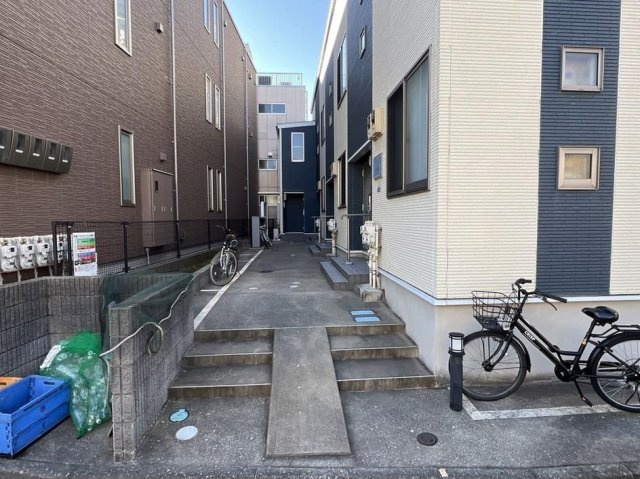 レオネクストシーズ立花のエントランス