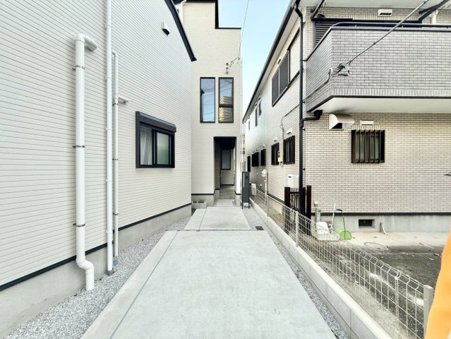 板橋区相生町　新築戸建の外観|2026.10.18撮影

現地ご見学希望・資料請求などお気軽にお問い合わせ下さい！
03-5990-5201