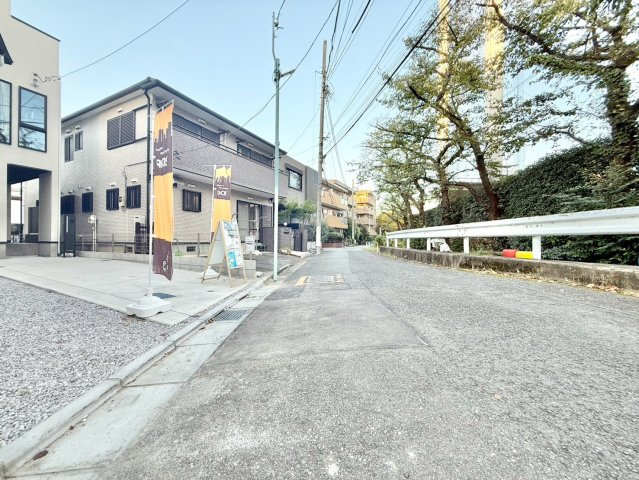 板橋区相生町　新築戸建の前面道路含む現地写真|2026.10.18撮影

現地ご見学希望・資料請求などお気軽にお問い合わせ下さい！
03-5990-5201