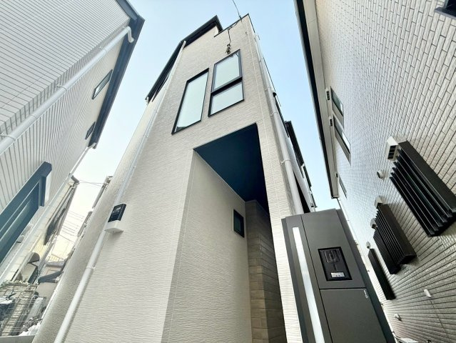 板橋区相生町　新築戸建の外観|2026.10.18撮影

現地ご見学希望・資料請求などお気軽にお問い合わせ下さい！
03-5990-5201