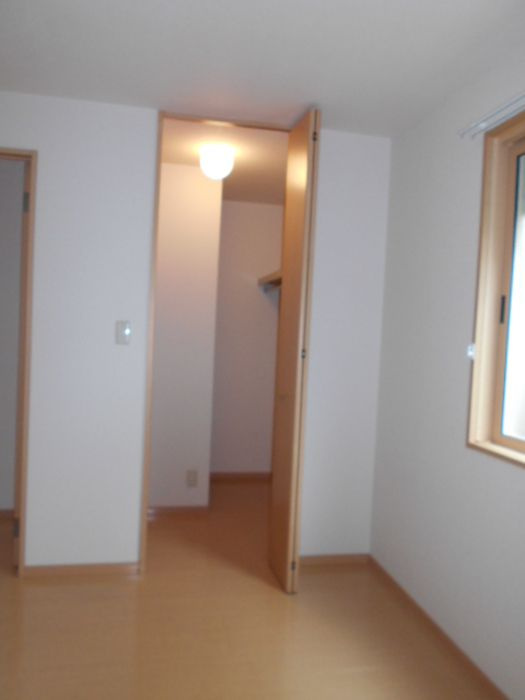 リビングタウン大金平　Bの収納