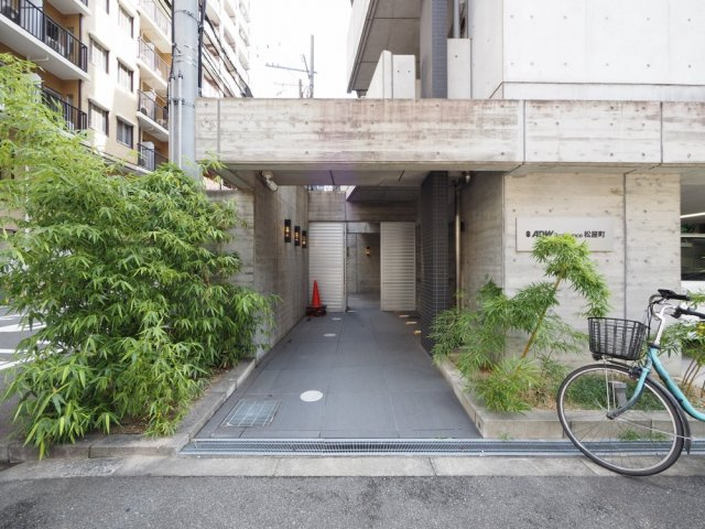 ＡＤＷＲｅｓｉｄｅｎｃｅ松屋町のエントランス