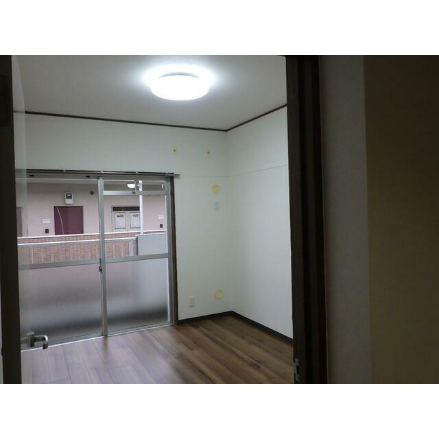 野知マンションBの洋室