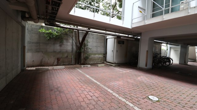 パンブロス5の駐車場