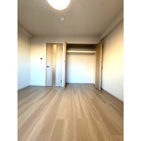 フロンティアテラス江坂(旧サムティ江坂JuReve)の居間・リビング
