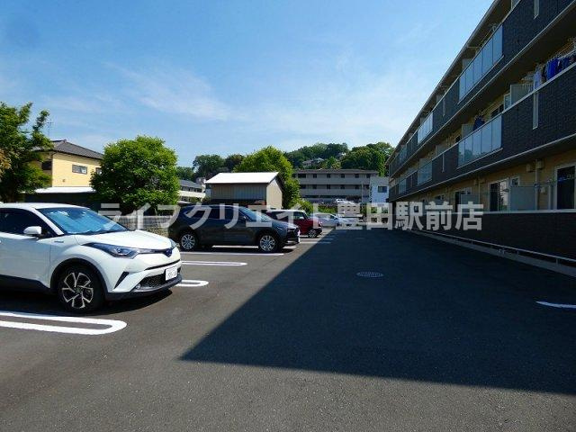 SPIRALTOWNの駐車場