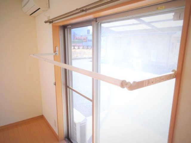神栖市堀割２丁目の一戸建ての設備|室内洗濯物干し