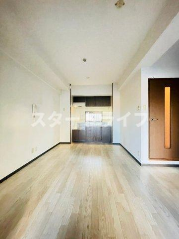 大阪市東淀川区東中島２丁目の賃貸マンションの居間・リビング|参考写真