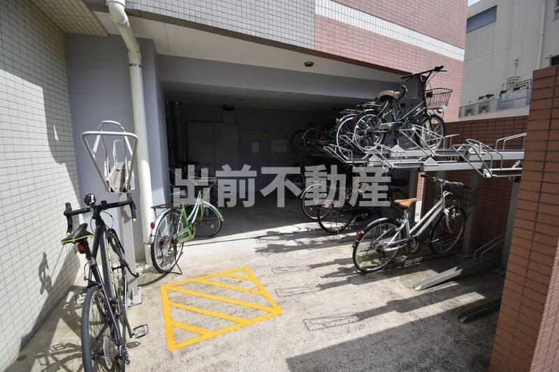 アリーチェ中落合の駐車場