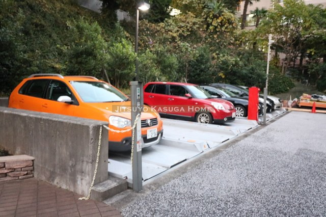 【駐車場】