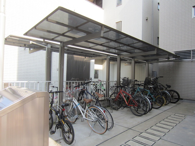 ＦＥＲＮ　ＧＡＲＤＥＮ　世田谷のその他共用部分|★屋根付き駐輪スペース★