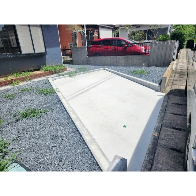 リブレス三ツ堀戸建の駐車場|駐車場があります