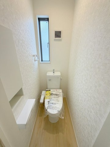 三郷市彦糸1丁目　全7棟　新築戸建　1号棟のトイレ|2階のトイレです