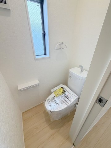 三郷市彦糸1丁目　全7棟　新築戸建　1号棟のトイレ|1階のトイレです