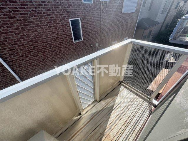 大和市中央２丁目のアパートのバルコニー