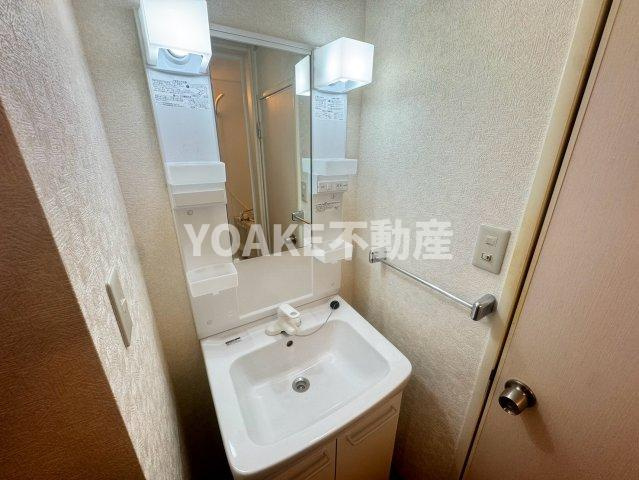 大和市中央２丁目のアパートの洗面所