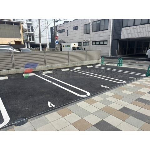 U RESIDENCE東比恵の駐車場