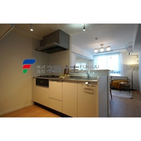 U RESIDENCE東比恵のキッチン|募集元掲載のイメージ写真。家具・調度品は設備に含まれません。
