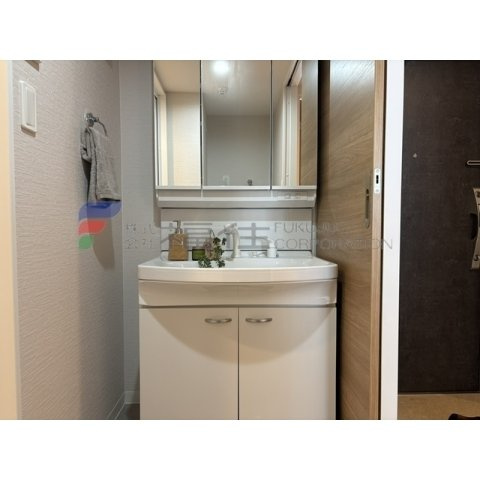 U RESIDENCE東比恵の洗面所