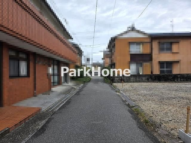 高知市百石町4丁目 ⑬ 新築戸建ての前面道路含む現地写真