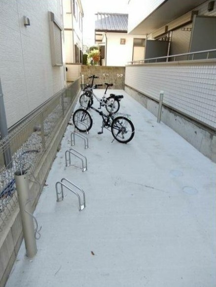 セラ　ファーストの駐車場