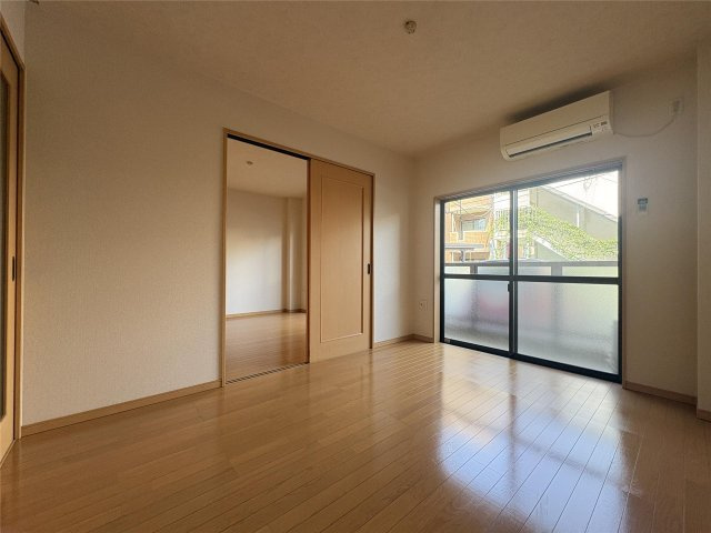 熊本市中央区薬園町の賃貸マンションの居間・リビング