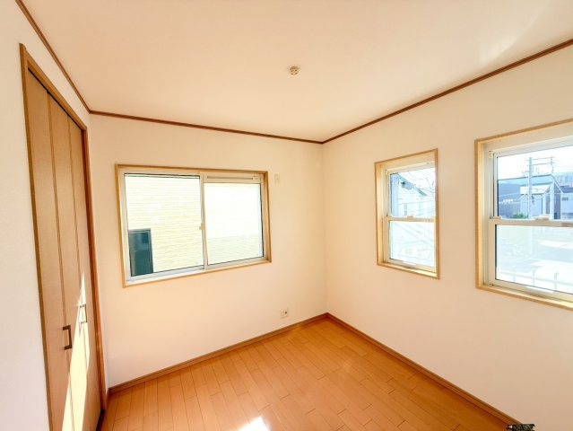 泉佐野市羽倉崎上町2丁目　中古戸建の洋室