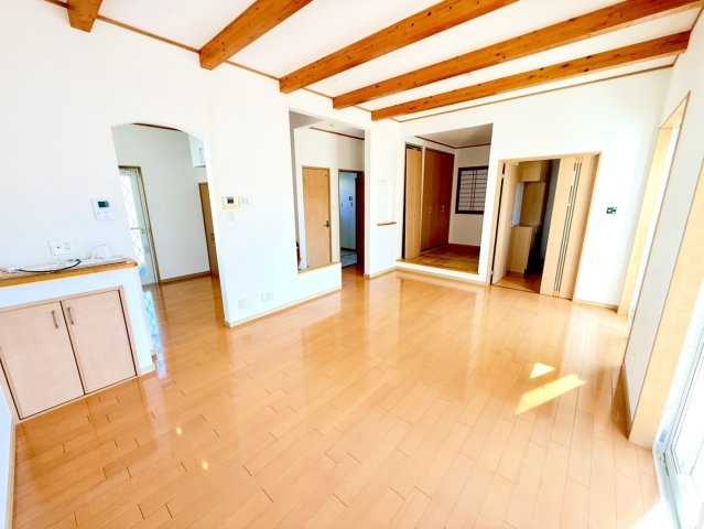 泉佐野市羽倉崎上町2丁目　中古戸建の居間・リビング