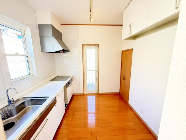 泉佐野市羽倉崎上町2丁目　中古戸建のキッチン
