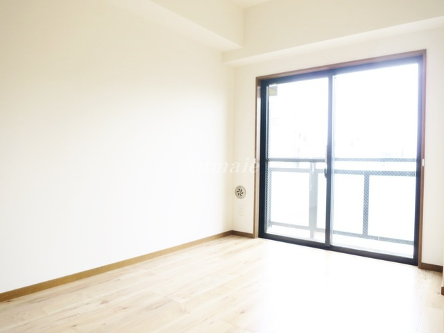ブルービラ吉原の居間・リビング|フローリングのお部屋です☆