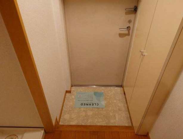 シンシア明大前 の玄関