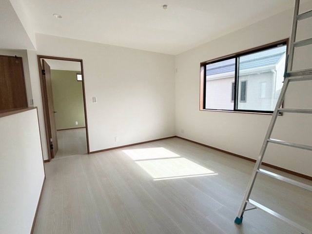 小曽根張4丁目 新築戸建の洋室
