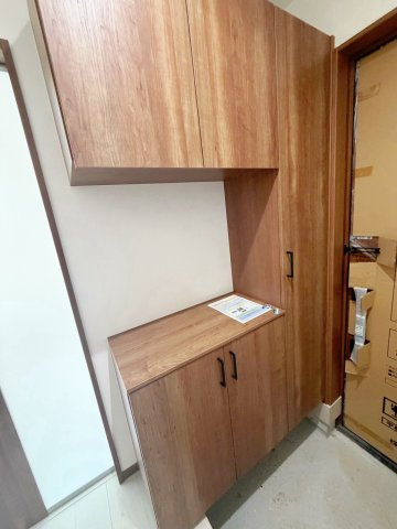 小曽根張4丁目 新築戸建の玄関