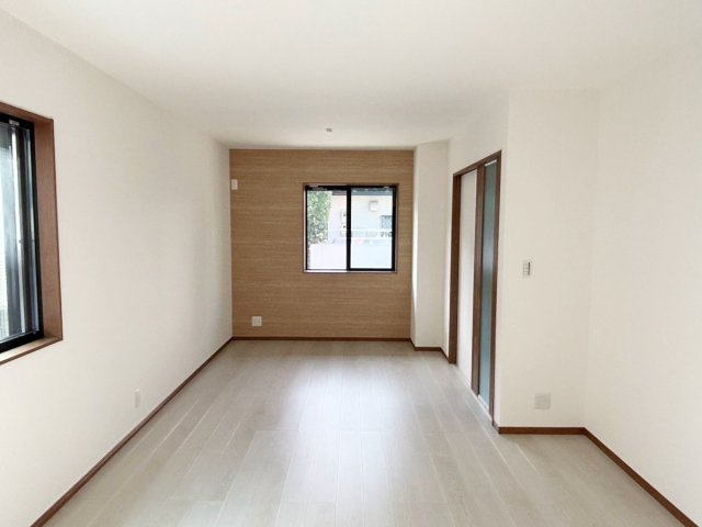 小曽根張4丁目 新築戸建の居間・リビング