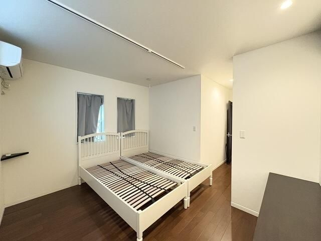 下馬３丁目戸建の寝室|使い勝手のいい寝室です